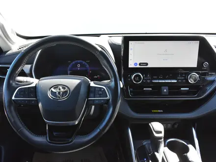 Toyota Highlander 2023 года за 29 600 000 тг. в Атырау – фото 10