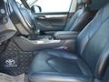 Toyota Highlander 2023 года за 29 600 000 тг. в Атырау – фото 17