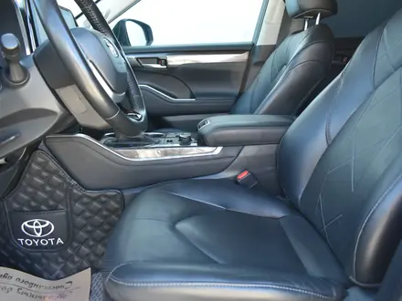 Toyota Highlander 2023 года за 29 600 000 тг. в Атырау – фото 17