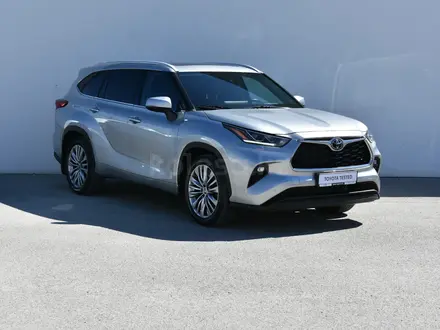 Toyota Highlander 2023 года за 29 600 000 тг. в Атырау – фото 3