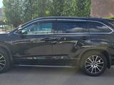 Toyota Highlander 2018 года за 17 800 000 тг. в Астана – фото 3