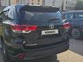 Toyota Highlander 2018 года за 17 800 000 тг. в Астана – фото 2