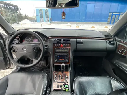 Mercedes-Benz E 320 2001 года за 5 600 000 тг. в Караганда – фото 18