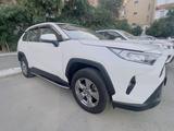 Toyota RAV4 2022 годаfor19 500 000 тг. в Атырау