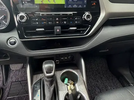 Toyota Highlander 2020 года за 21 000 000 тг. в Алматы – фото 12