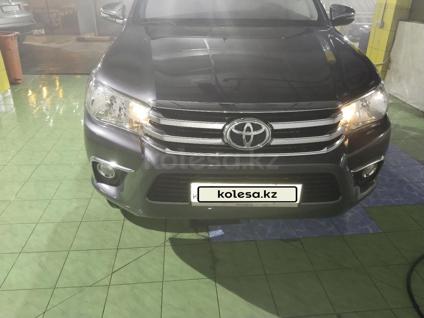 Toyota Hilux 2017 г.