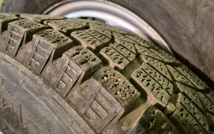 Диски с резиной на Rav4 за 110 000 тг. в Алматы