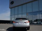 Toyota Camry Elegance 2025 года за 18 690 000 тг. в Шымкент – фото 4