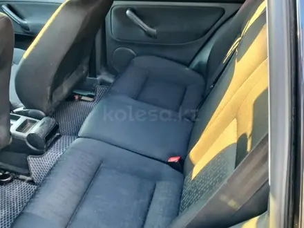 Volkswagen Golf 2002 года за 2 800 000 тг. в Актобе – фото 5