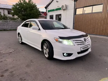 Toyota Camry 2011 года за 7 500 000 тг. в Алматы – фото 2
