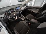 Chevrolet Onix Premier 1 2024 года за 7 890 000 тг. в Петропавловск – фото 4