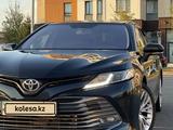 Toyota Camry 2018 года за 11 500 000 тг. в Астана – фото 3