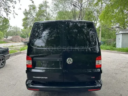 Volkswagen Transporter 2015 года за 16 500 000 тг. в Алматы – фото 17