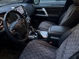 Toyota Land Cruiser 2018 года за 35 500 000 тг. в Актобе – фото 2
