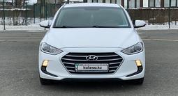 Hyundai Elantra 2018 годаfor8 200 000 тг. в Уральск