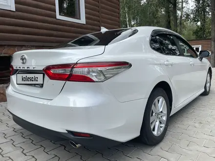 Toyota Camry 2018 года за 12 500 000 тг. в Усть-Каменогорск – фото 4