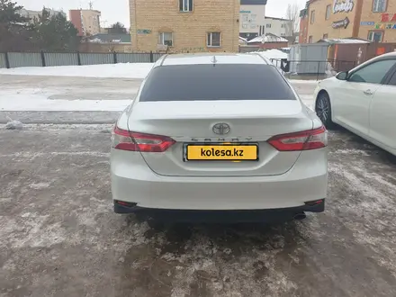 Toyota Camry 2021 года за 16 900 000 тг. в Астана – фото 2