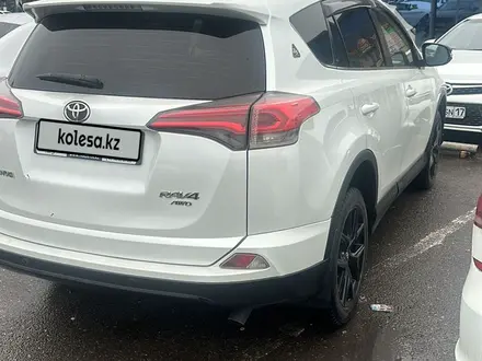 Toyota RAV4 2019 года за 12 500 000 тг. в Шымкент – фото 2