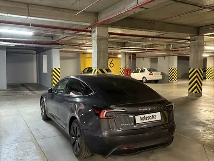 Tesla Model 3 2024 года за 17 500 000 тг. в Алматы – фото 4