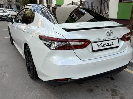 Toyota Camry 2023 года за 16 590 000 тг. в Алматы – фото 6