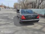 Mercedes-Benz C 180 1995 года за 2 500 000 тг. в Караганда – фото 2