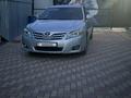 Toyota Camry 2011 года за 7 500 000 тг. в Актобе – фото 2