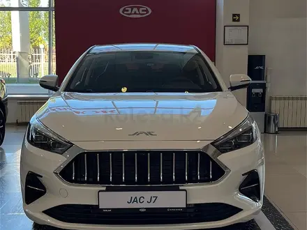 JAC J7 Comfort Plus 2025 года за 6 490 000 тг. в Костанай – фото 2