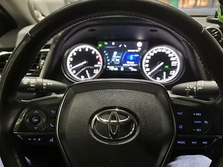 Toyota Camry 2018 года за 13 500 000 тг. в Астана – фото 5