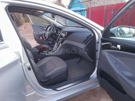 Hyundai Sonata 2014 года за 3 300 000 тг. в Уральск – фото 9