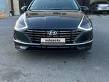 Hyundai Sonata 2023 года за 13 700 000 тг. в Актау – фото 2