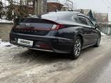 Hyundai Sonata 2022 года за 11 300 000 тг. в Алматы – фото 4