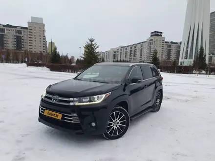 Toyota Highlander 2019 года за 22 000 000 тг. в Астана – фото 3
