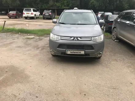 Mitsubishi Outlander 2012 года за 3 700 000 тг. в Актобе – фото 2