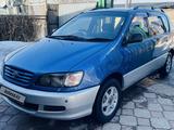 Toyota Ipsum 1998 годаfor4 300 000 тг. в Алматы