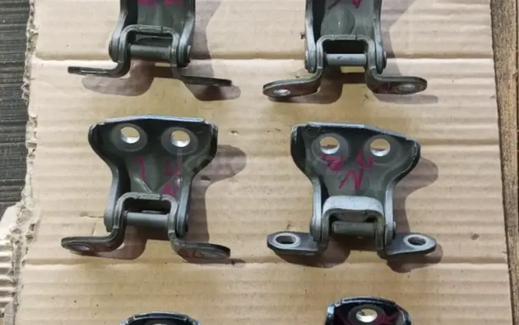 Петли двери на Ниссан Нот за 8 000 тг. в Алматы