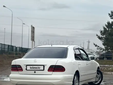 Mercedes-Benz E 200 2001 года за 3 190 000 тг. в Астана – фото 2