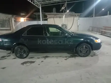 Toyota Camry 1997 года за 2 350 000 тг. в Алматы – фото 2