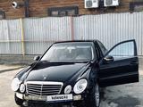 Mercedes-Benz E 320 2002 года за 5 200 000 тг. в Атырау – фото 2