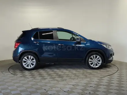 Chevrolet Tracker 2020 года за 5 990 000 тг. в Алматы – фото 4