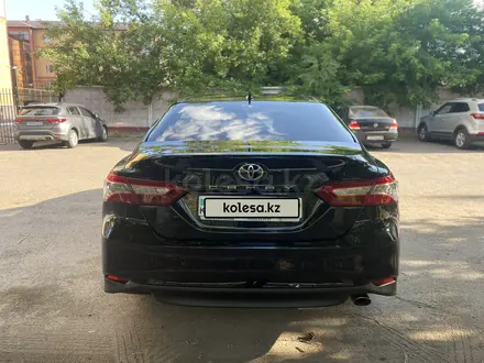 Toyota Camry 2019 года за 17 500 000 тг. в Караганда – фото 2