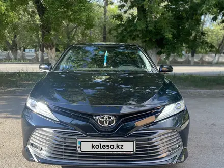 Toyota Camry 2019 года за 17 500 000 тг. в Караганда