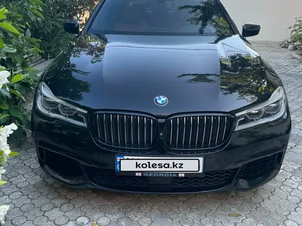 BMW 750 2017 года за 14 000 000 тг. в Алматы – фото 4