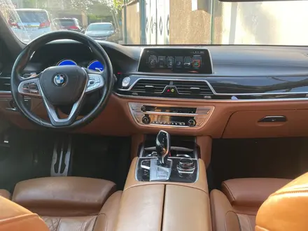 BMW 750 2017 года за 14 000 000 тг. в Алматы – фото 7