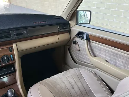 Mercedes-Benz E 230 1991 года за 700 000 тг. в Тараз – фото 8