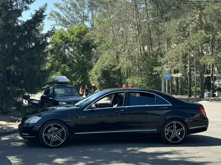 Mercedes-Benz S 500 2006 года за 7 999 999 тг. в Павлодар – фото 2