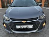 Chevrolet Onix 2023 года за 5 200 000 тг. в Караганда