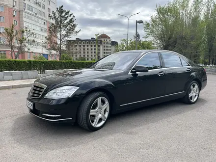 Mercedes-Benz S 500 2007 года за 9 900 000 тг. в Астана – фото 2