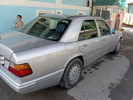 Mercedes-Benz E 230 1991 года за 1 850 000 тг. в Алматы – фото 6