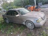 Mercedes-Benz C 180 1994 года за 900 000 тг. в Алматы – фото 2