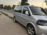 Volkswagen Multivan 2006 годаүшін8 500 000 тг. в Алматы – фото 2